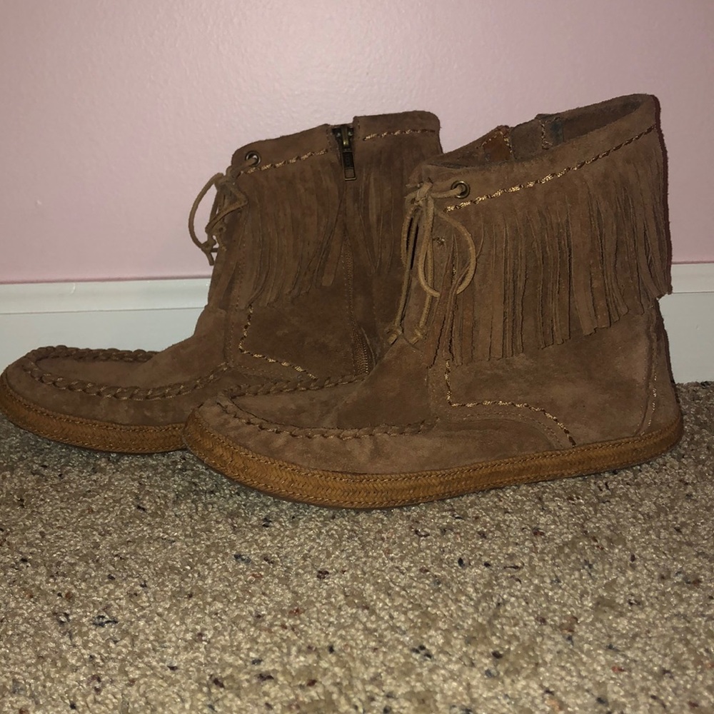 UGG FRINGE MINI BOOTS✨✨